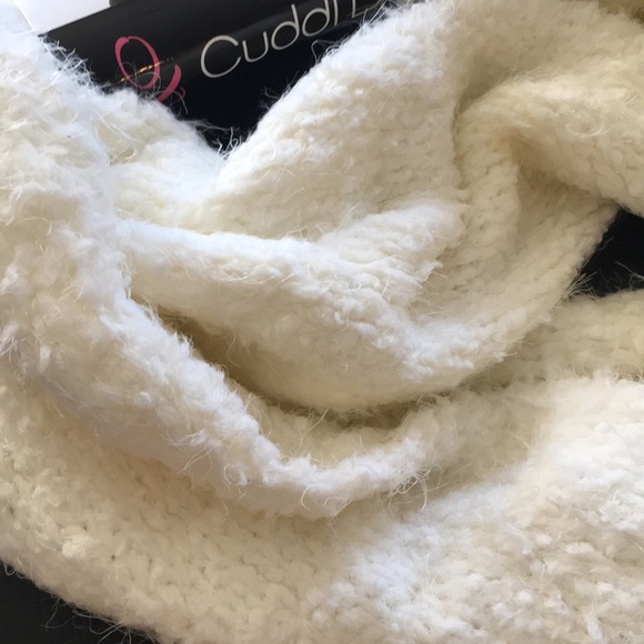 NWT Knit Infinity Scarf - Picture 5 of 5